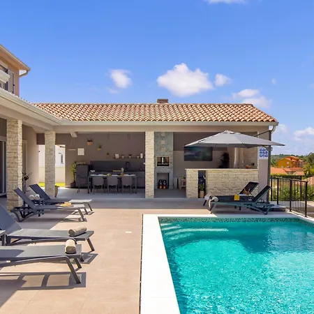 Hygge -5 Bedroom Villa Labin (Istria)