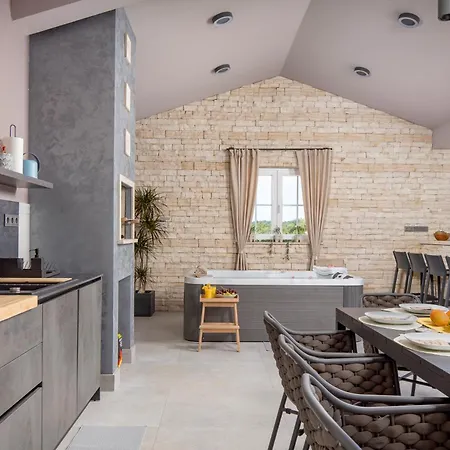 Hygge -5 Bedroom Labin (Istria)