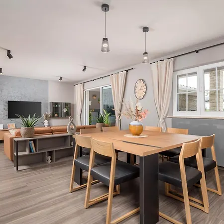Hygge -5 Bedroom Labin (Istria)